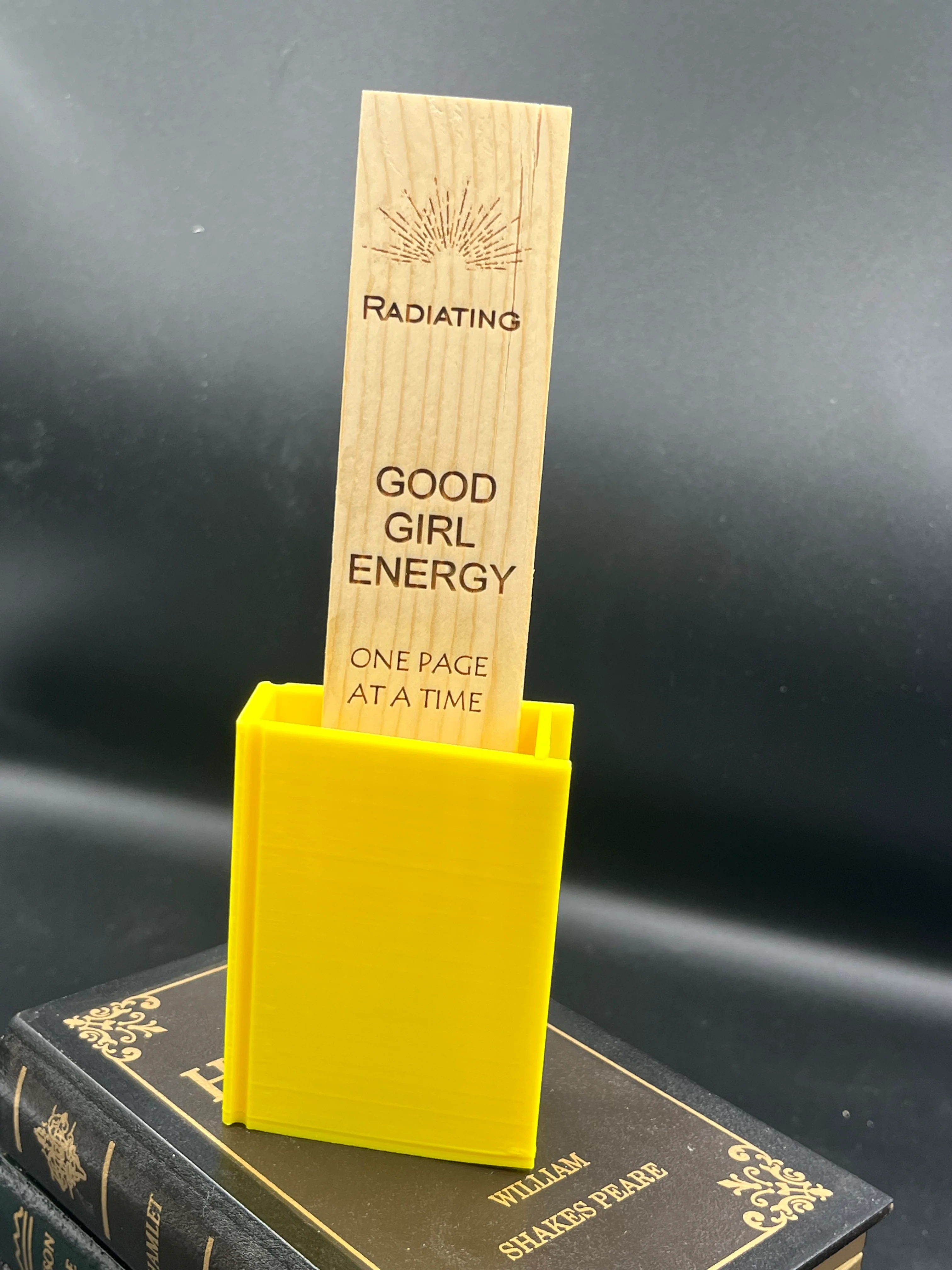 📚 Reader’s Bookmark Holder - Image 2